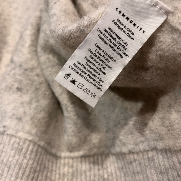 Aritzia Community wool blend shawl - Picture 4 of 5